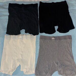 Skims women’s soft lounge boxers - bundle of 4- size medium